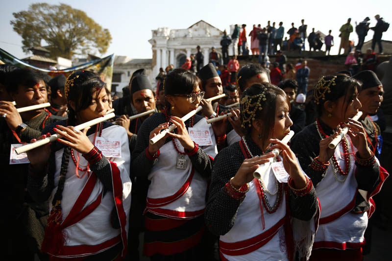 nepali-woman-playing-flute