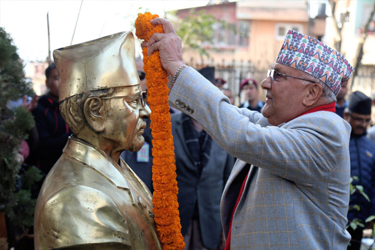 Manamohan-adhikari-kp-oli