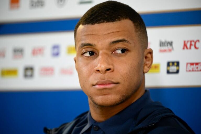 Mbappe-left-psg